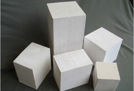 ?哪些因素会对SCR脱硝催化剂的效率产生影响呢？